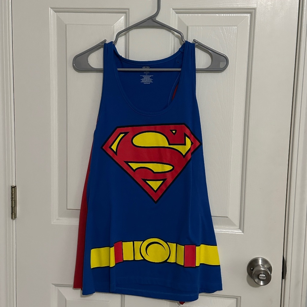 Superwomen tank top with removerable cape - Size Medium